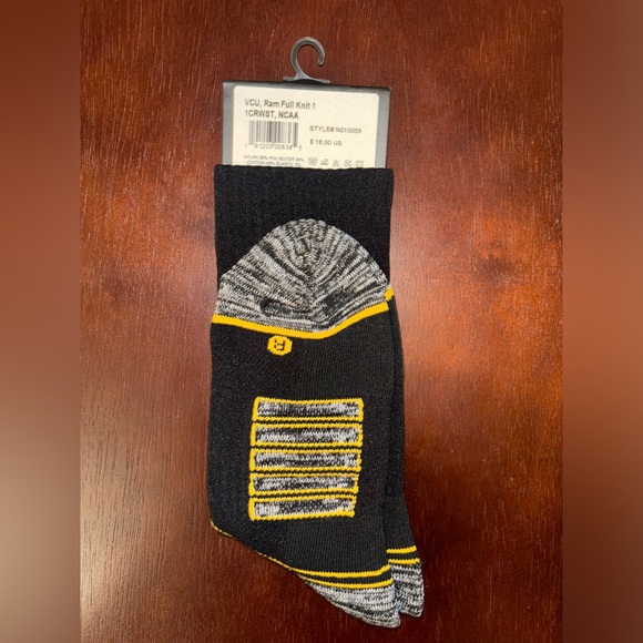 VIRGINIA COMMONWEALTH UNIVERSITY STRIDELINE CREW SOCKS NWT MEN’S SHOE SIZE 8-12 - Picture 2 of 2